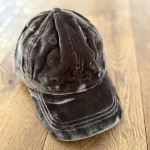 LIKE NEW Women’s Madewell Velvet Textured Baseball Cap